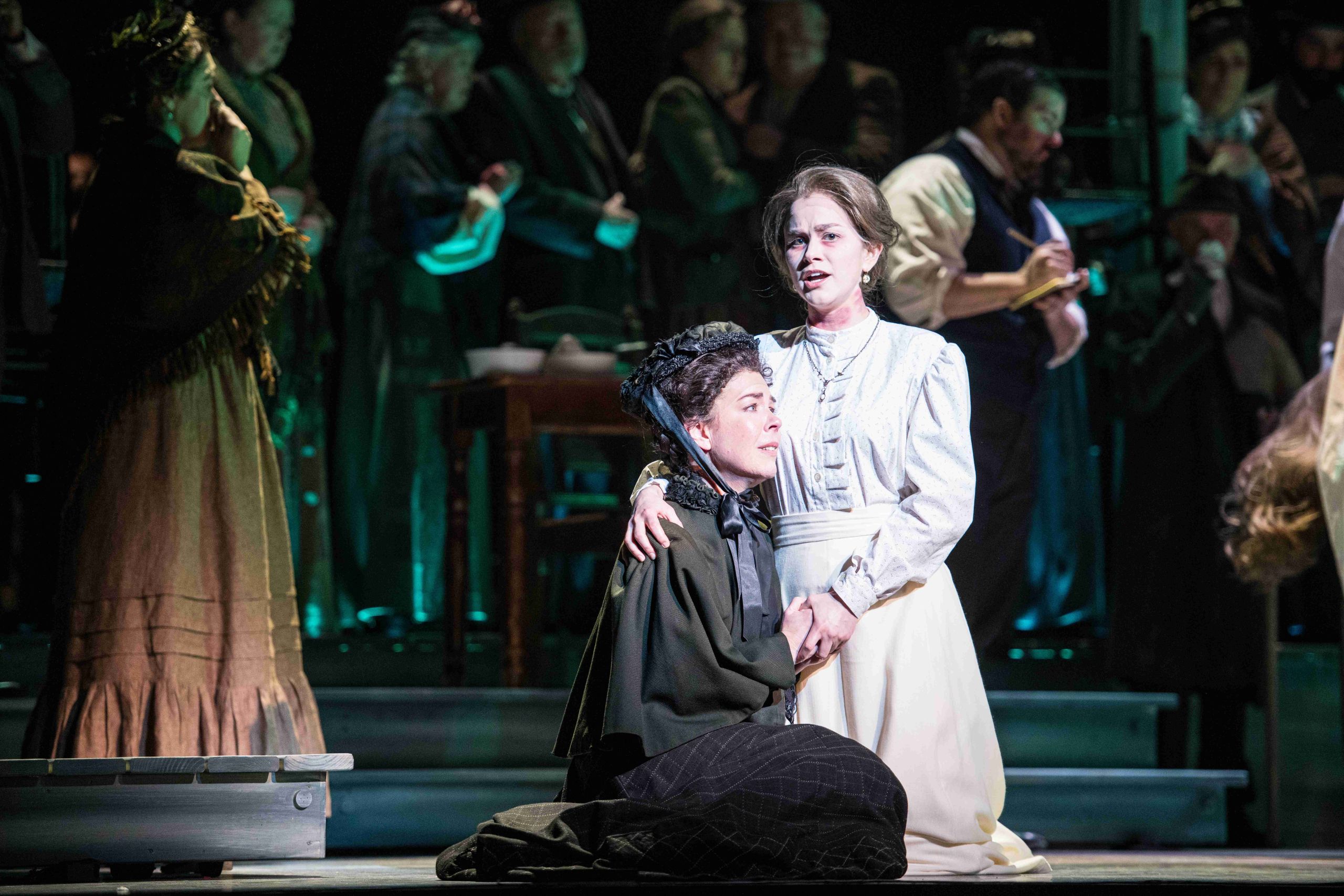 Katherine Pracht (Mary Heaster) and Tori Tedeschi Adams (Elva Heaster Shue) in Everlasting Faint